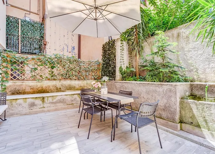 Bdc - The Secret Garden In Trevi * רומא