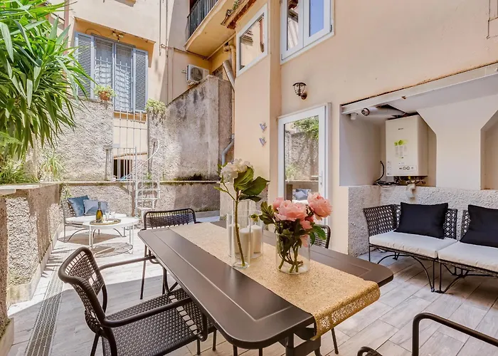 Bdc - The Secret Garden In Trevi רומא